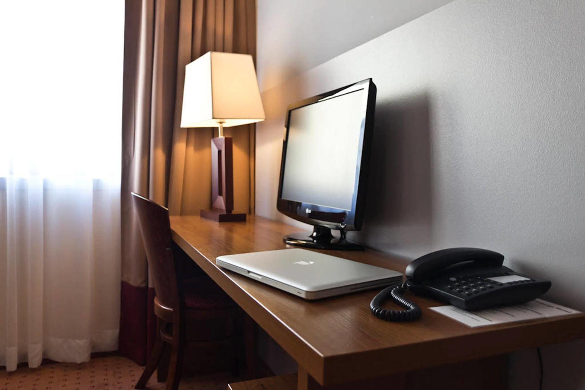 Ivbergs Hotel Messe Nord Berlin Dış mekan fotoğraf